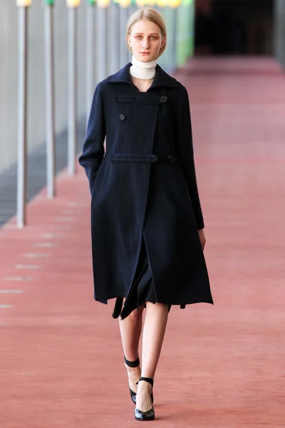 Look 28